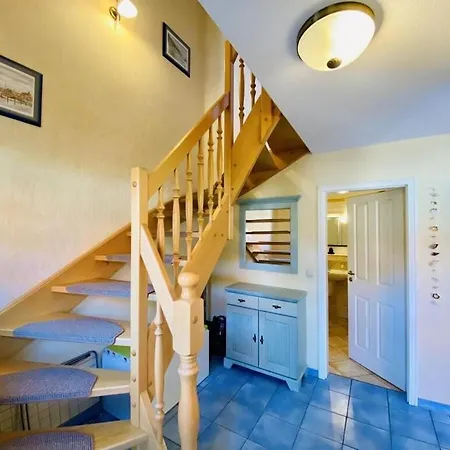 Auster, Direkt Am Alten Strom Rostock