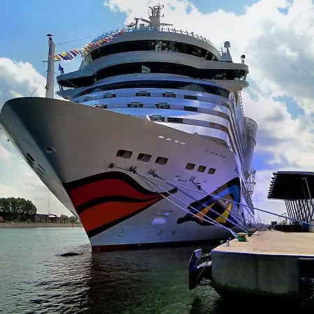 Apartment Auster, Direkt Am Alten Strom Rostock